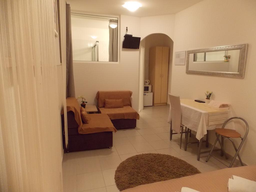 Rooms Valentino Split Bilik gambar