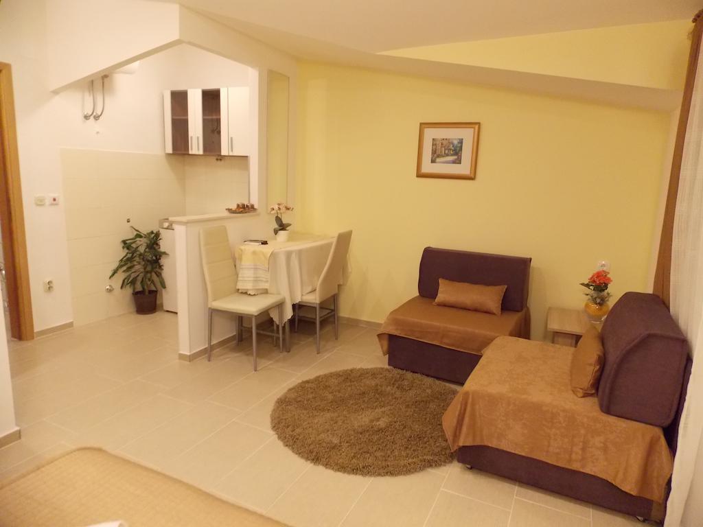 Rooms Valentino Split Bilik gambar