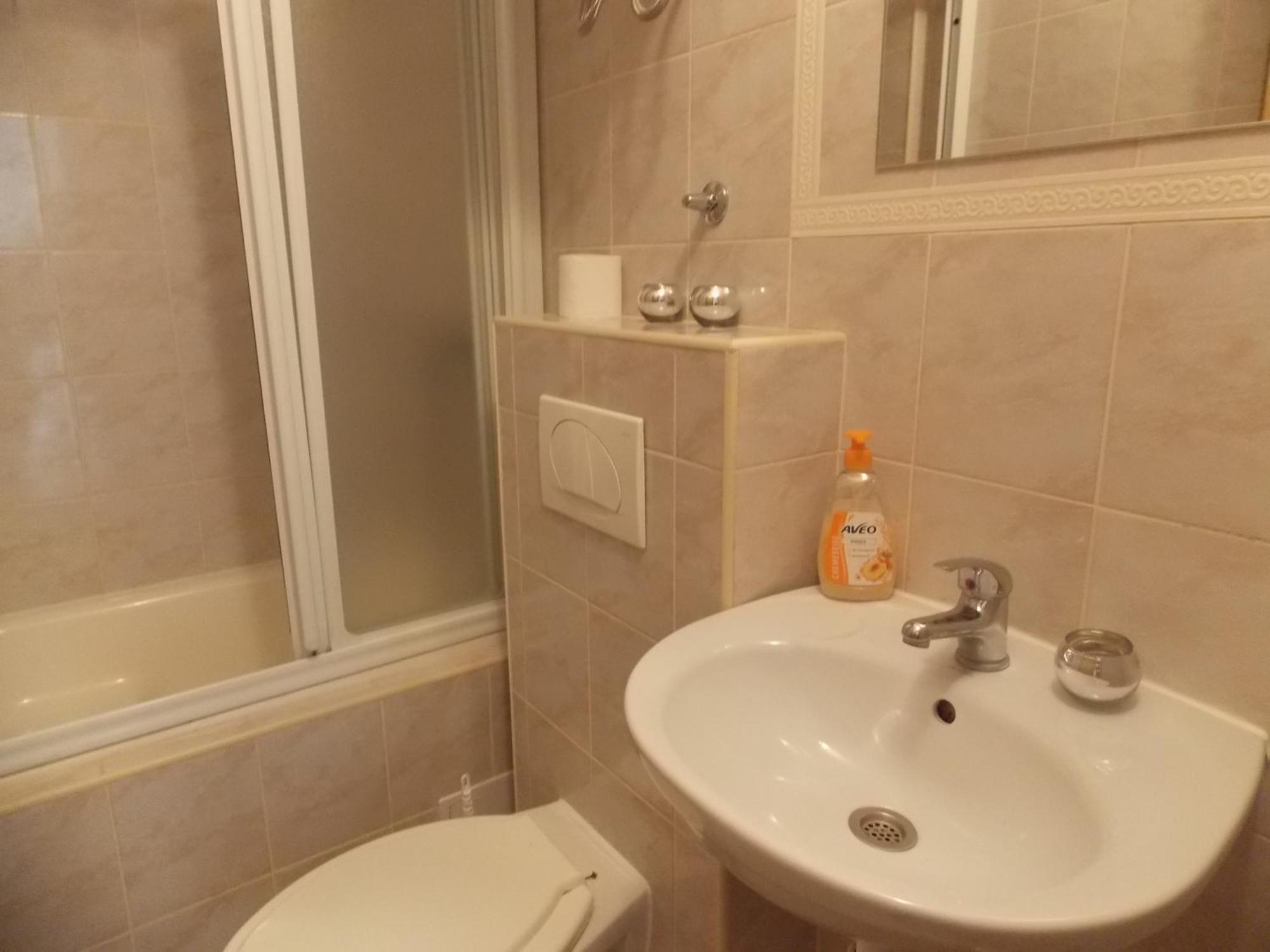 Rooms Valentino Split Bilik gambar